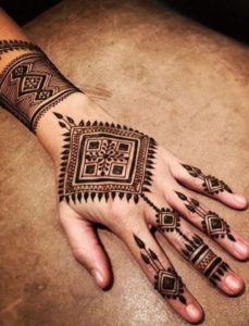 geometric mehndi back hand designs