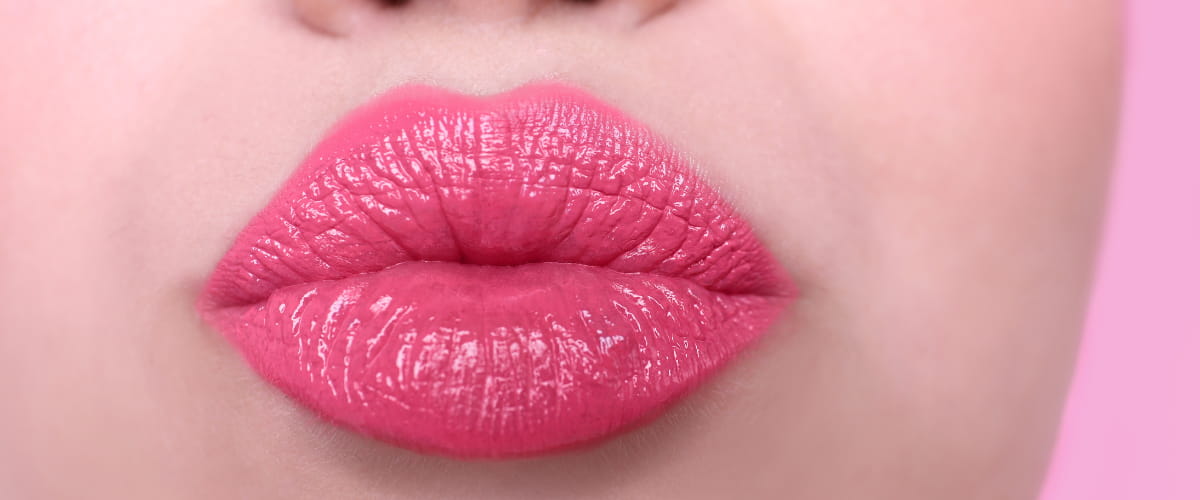 How To Get Naturally Pouty Lips Using Home Remedies
