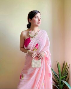 pink saree look